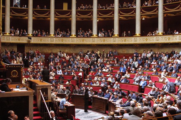 Assemblée nationale (source: https://www.flickr.com/photos/partisocialiste/352837920)